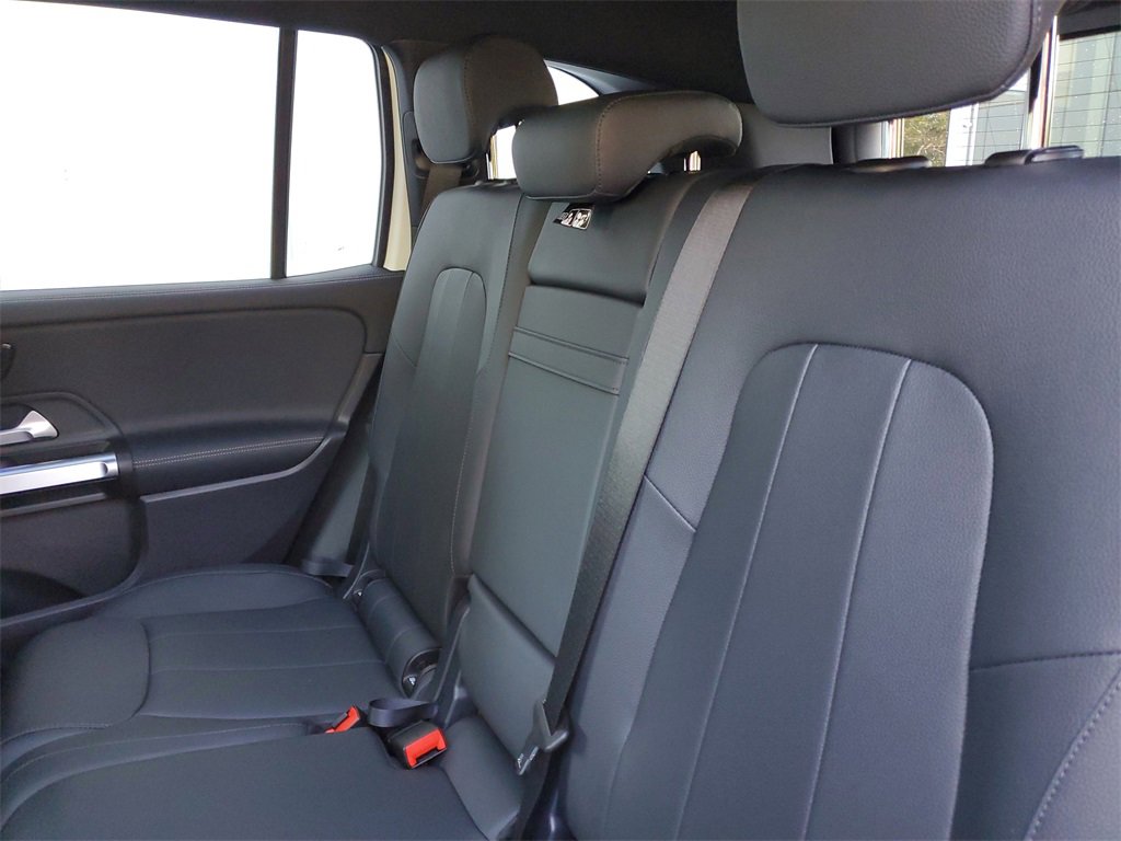 Used 2025 Mercedes-Benz EQB 250+ image 12