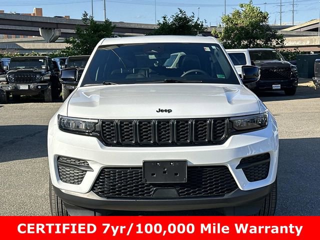 Certified 2024 Jeep Grand Cherokee Altitude AWD/4WD image 6