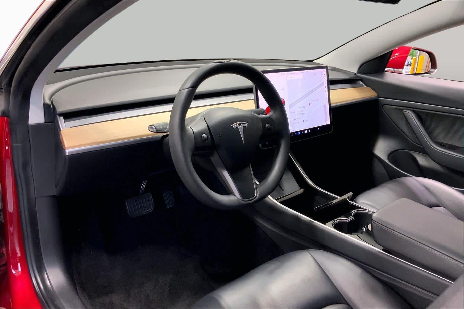 Used 2020 Tesla Model 3 Standard Range RWD image 16
