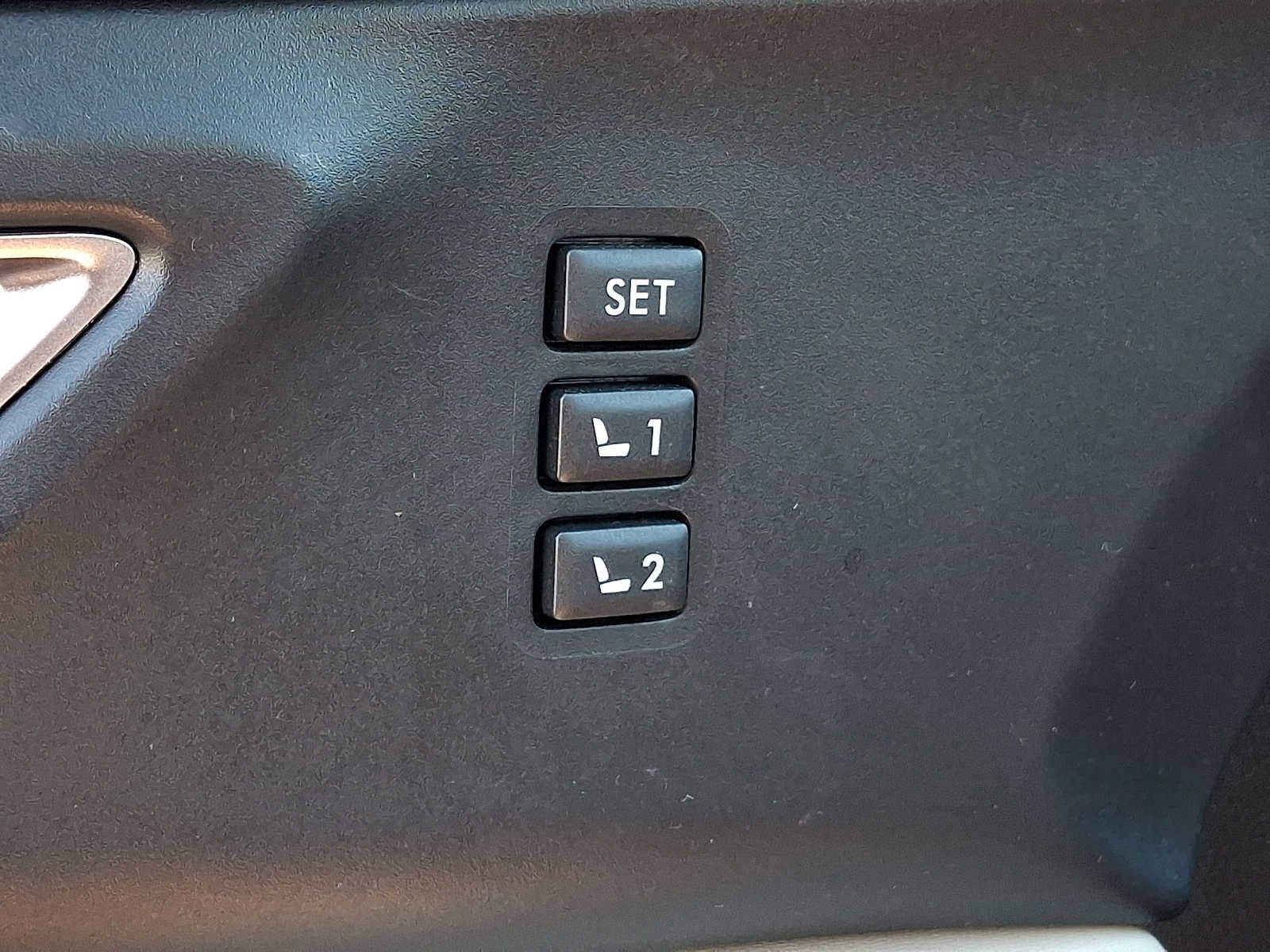 Used 2022 Subaru Ascent Limited w/ Technology Package AWD/4WD image 26
