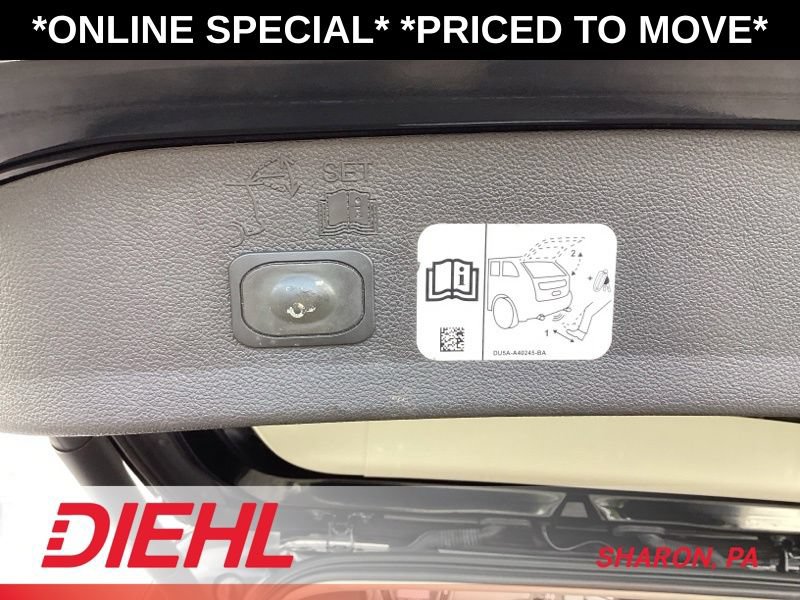 Used 2017 Ford Escape Titanium AWD/4WD image 16
