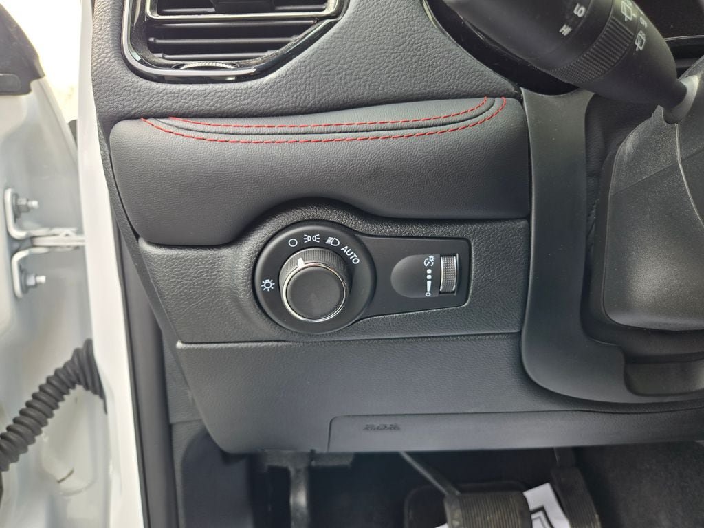 Used 2025 Dodge Durango GT AWD/4WD image 15