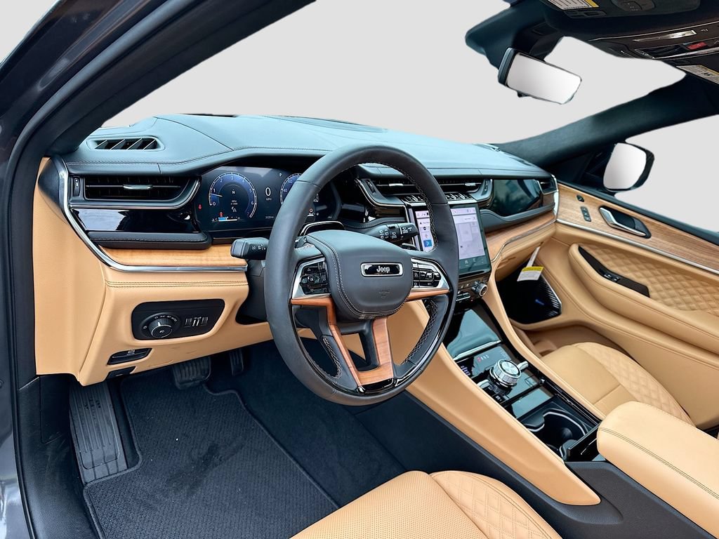 New 2025 Jeep Grand Cherokee Summit AWD/4WD image 9