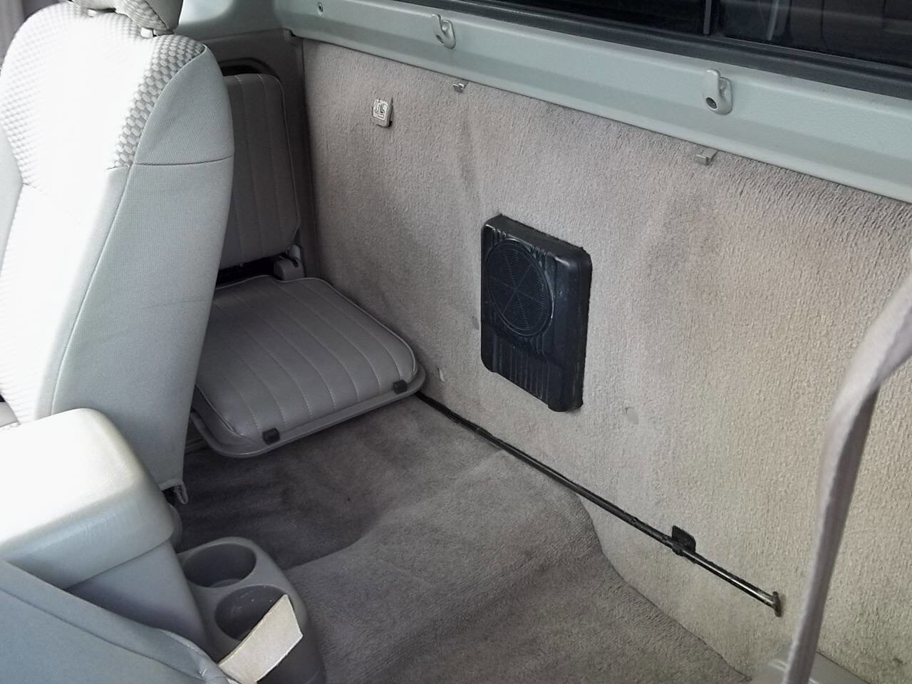 Used 2001 Nissan Frontier SE Desert Runner image 8