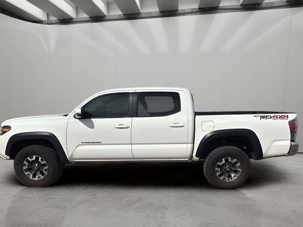 Used 2023 Toyota Tacoma TRD Off-Road image 3