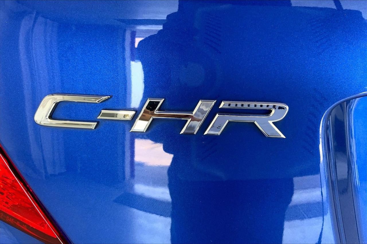 Used 2022 Toyota C-HR XLE FWD image 9