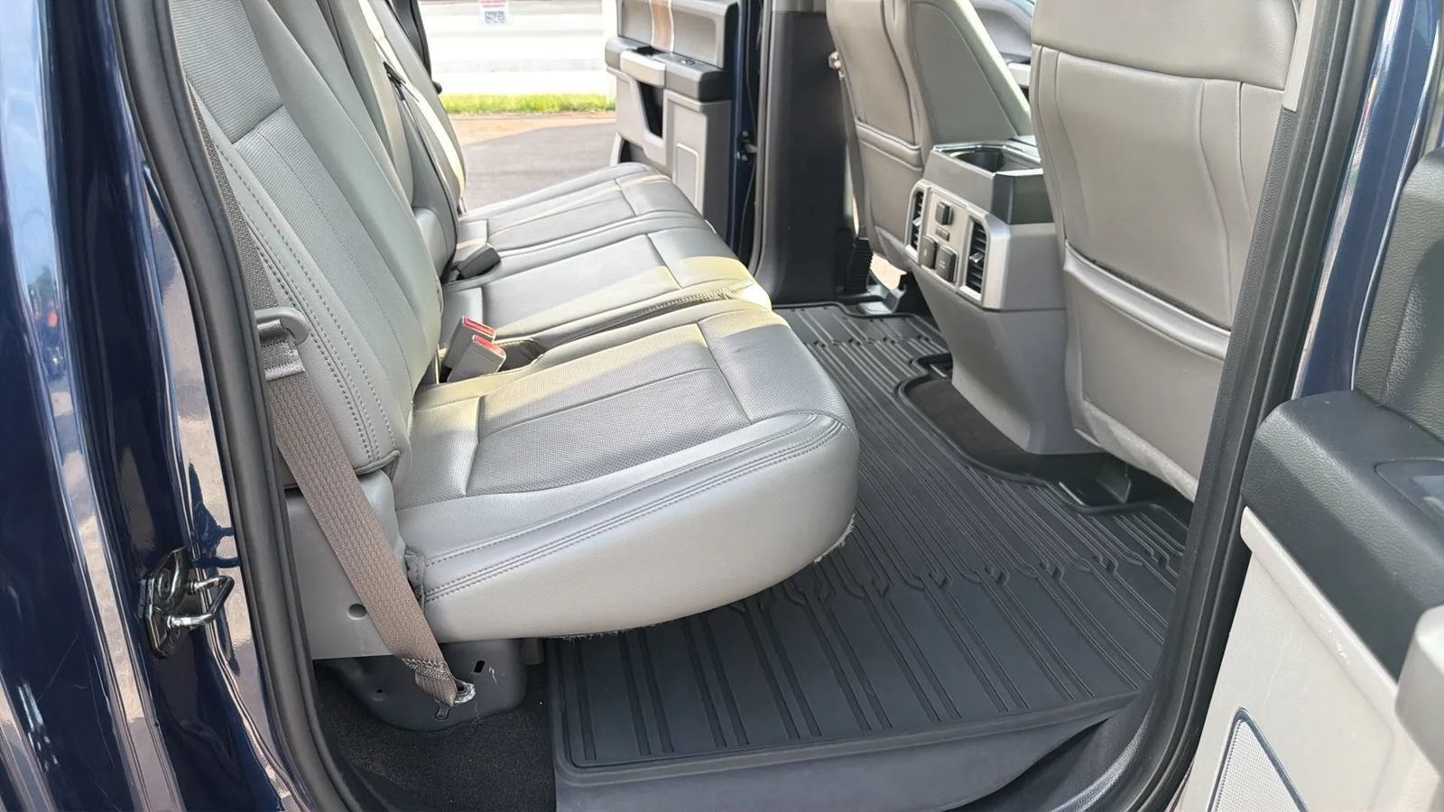 Used 2018 Ford F150 Lariat w/ Equipment Group 502A Luxury AWD/4WD image 23