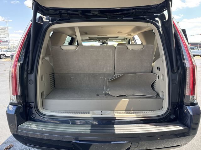 Used 2019 Cadillac Escalade Luxury AWD/4WD image 18