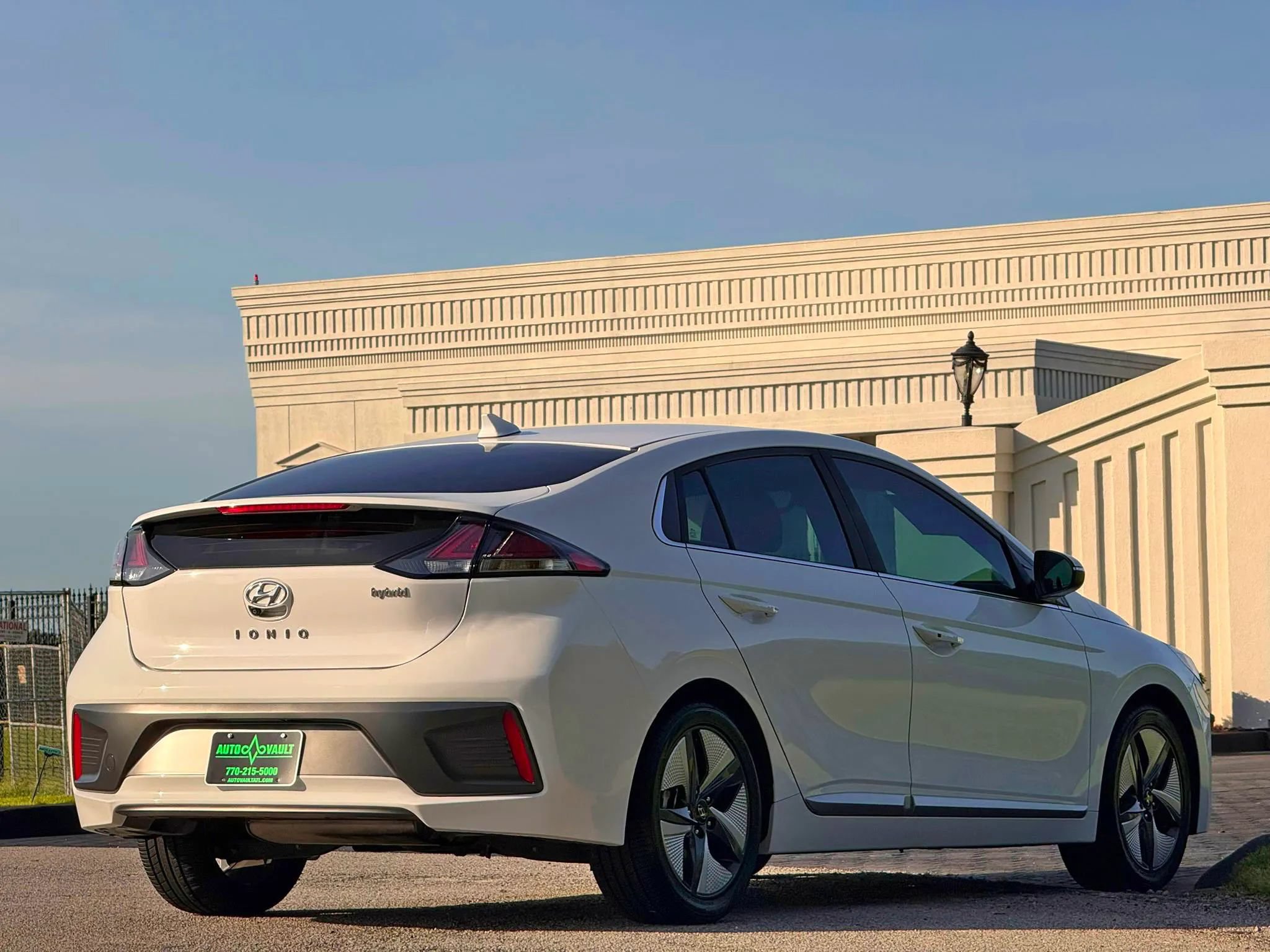 Used 2022 Hyundai Ioniq SEL FWD image 12