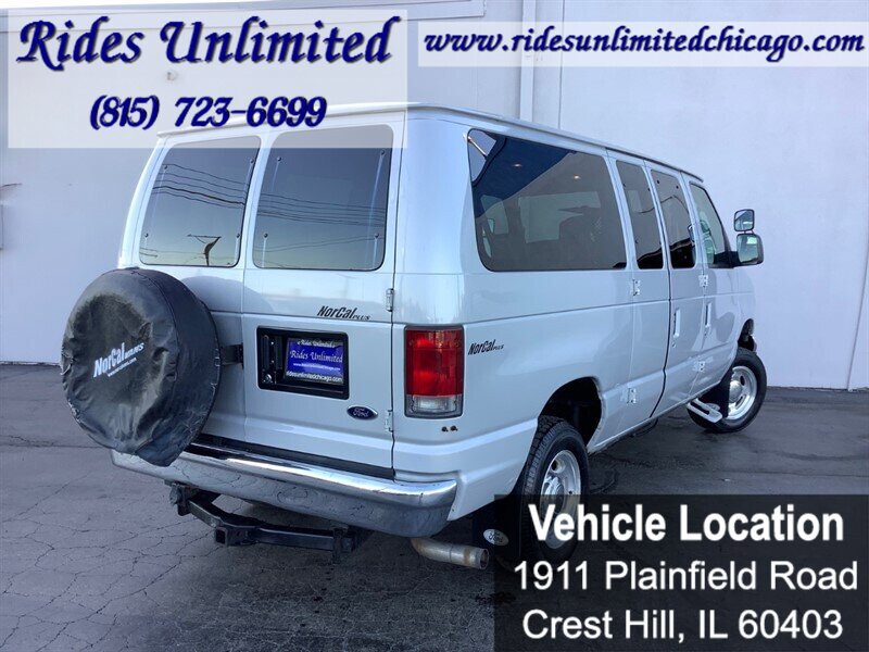 Used 2007 Ford E-150 and Econoline 150 Wagon RWD image 6
