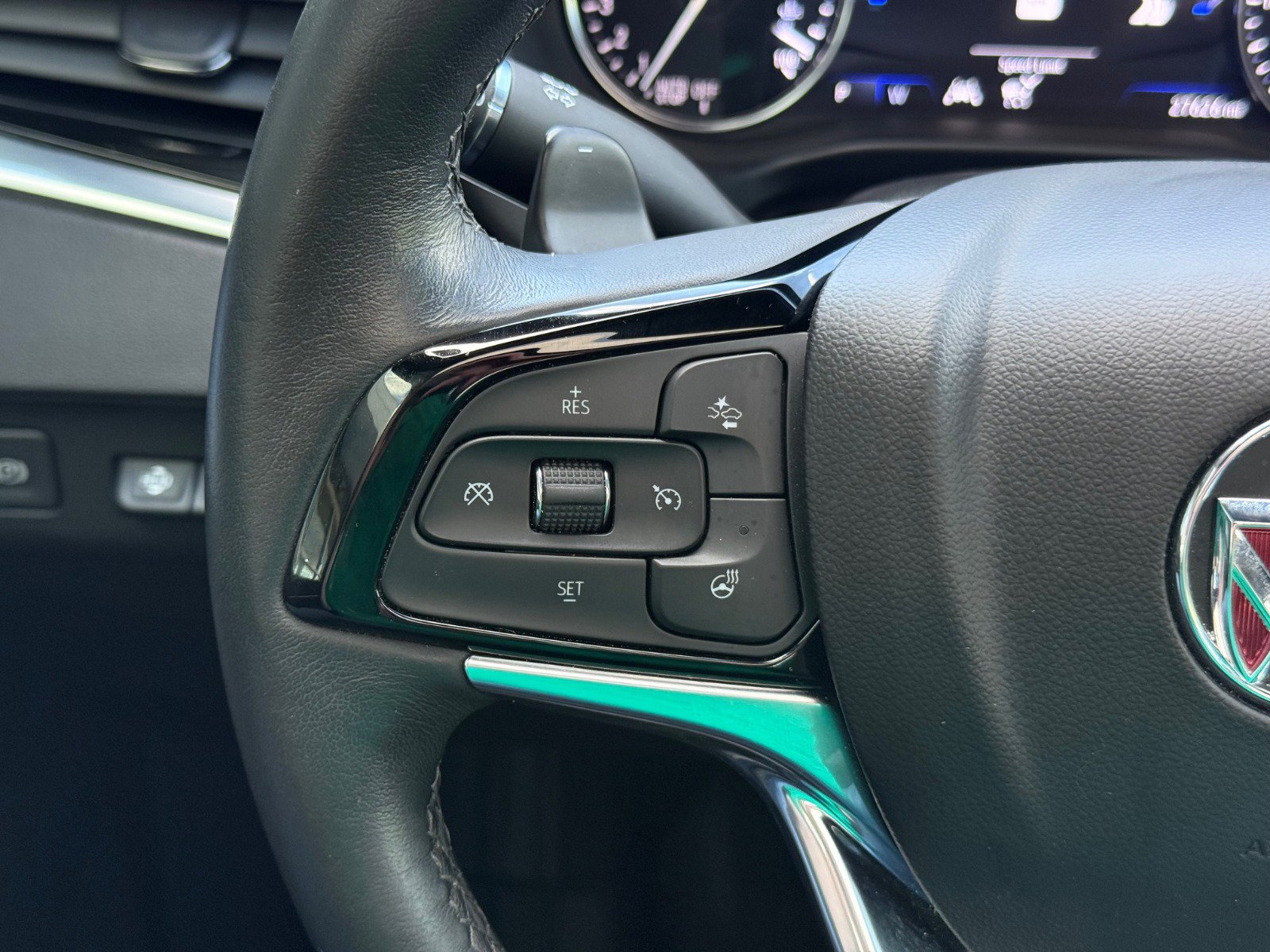 Certified 2023 Buick Enclave Avenir w/ Trailering Package, 5000 lbs. image 22