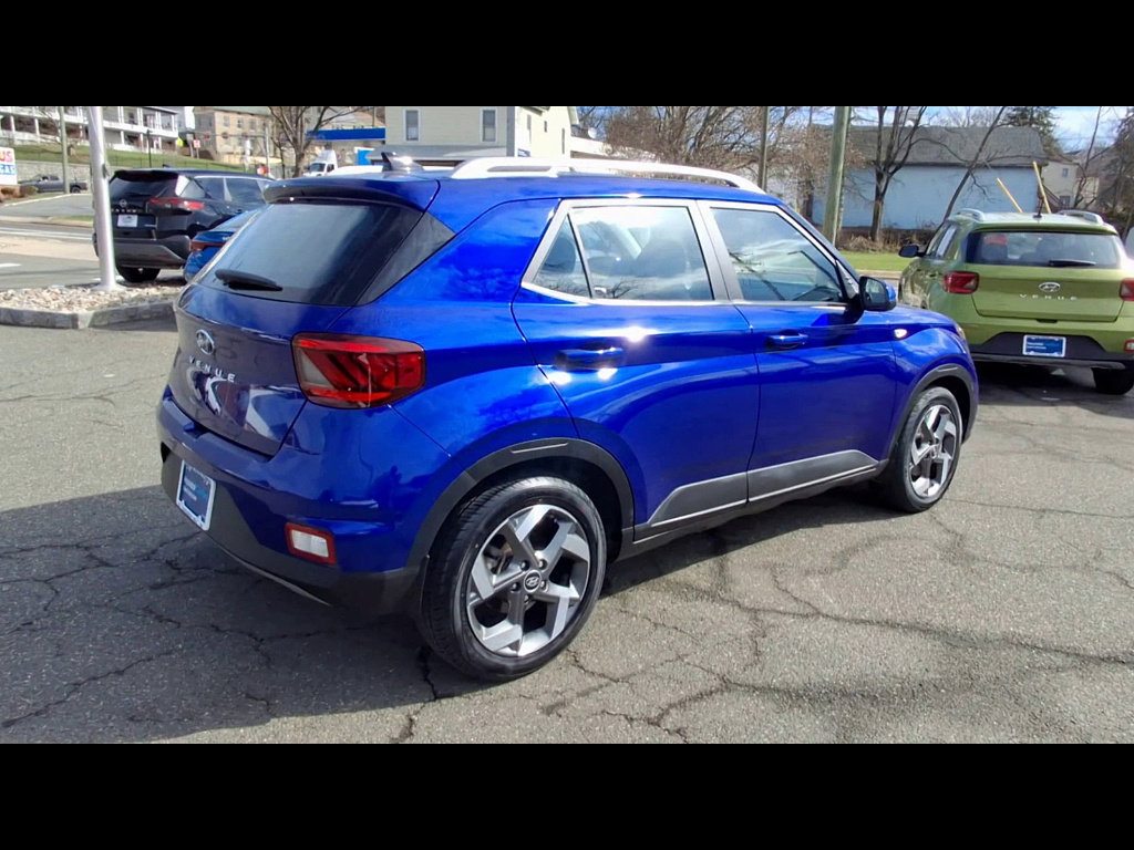 Certified 2022 Hyundai Venue SEL image 8