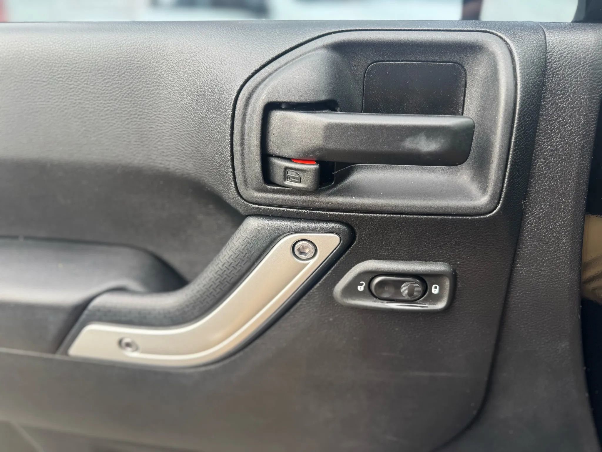 Used 2014 Jeep Wrangler Sahara w/ Mopar Chrome Edition Group image 15