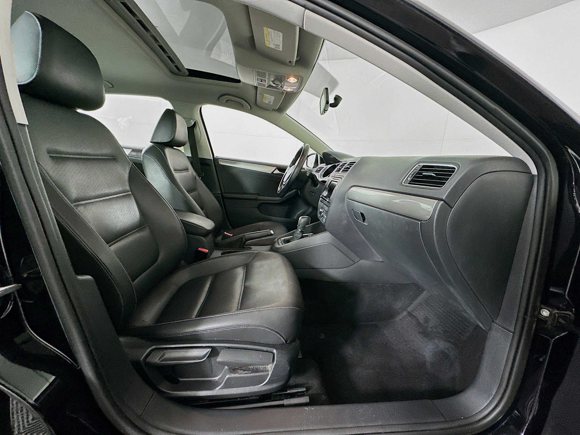 Used 2018 Volkswagen Jetta SE image 30