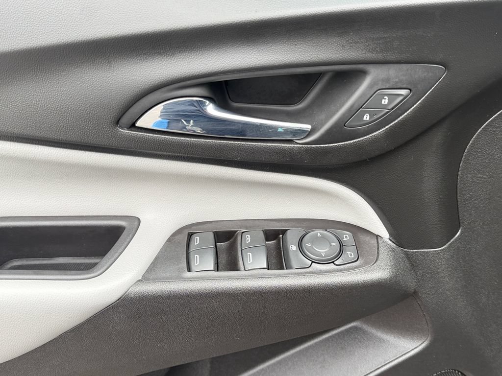 Used 2020 Chevrolet Equinox LS w/ LS Convenience Package FWD image 8