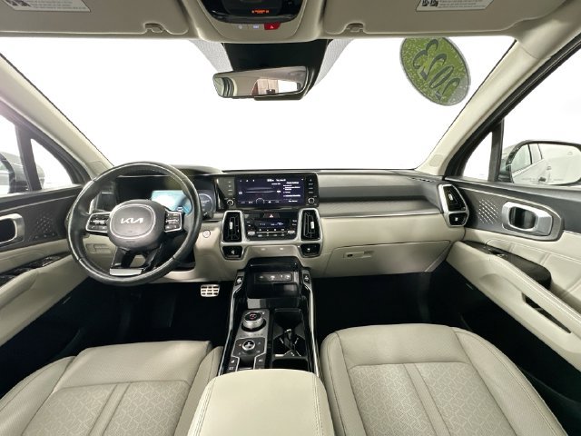 Used 2023 Kia Sorento SX Prestige w/ Panoramic Sunroof Package AWD/4WD image 3
