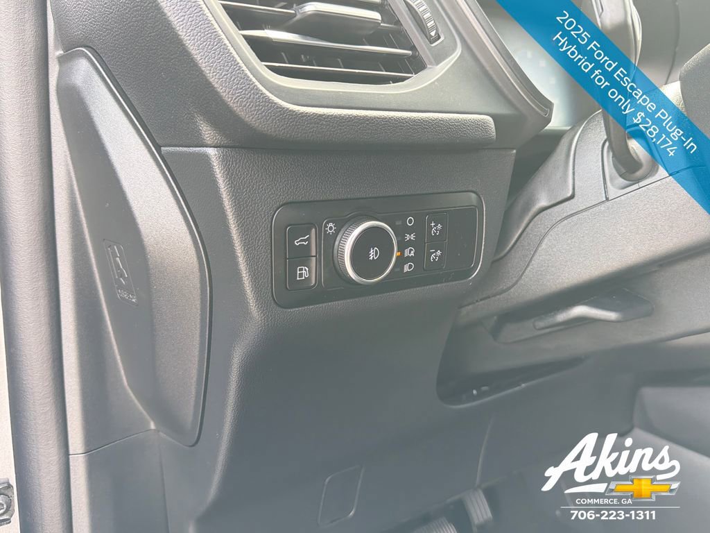 Used 2025 Ford Escape SE image 15