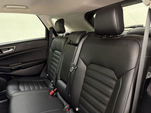 Used 2022 Ford Edge SEL image 16