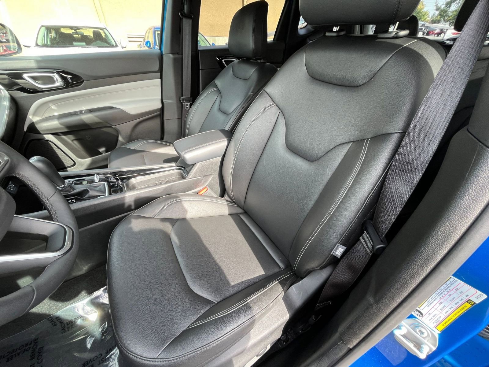 Used 2025 Jeep Compass Limited image 36