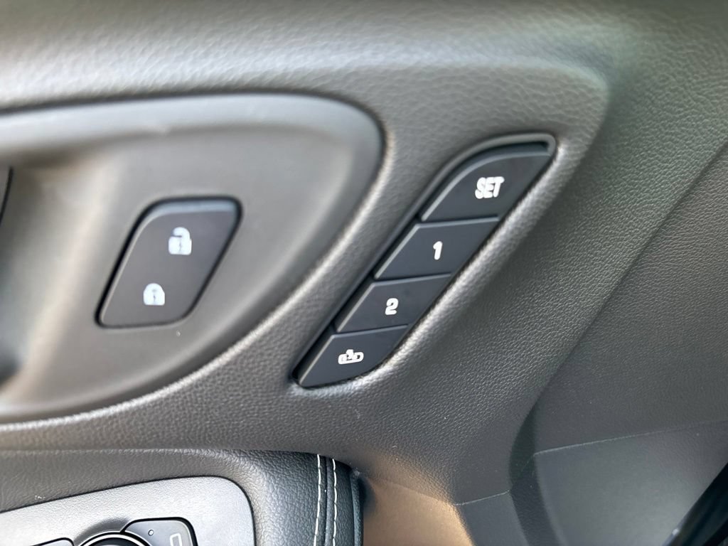 Certified 2026 Buick Encore GX Avenir w/ Avenir Technology Package AWD/4WD image 15