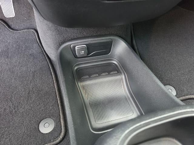 Used 2026 Chrysler Pacifica Select FWD image 20