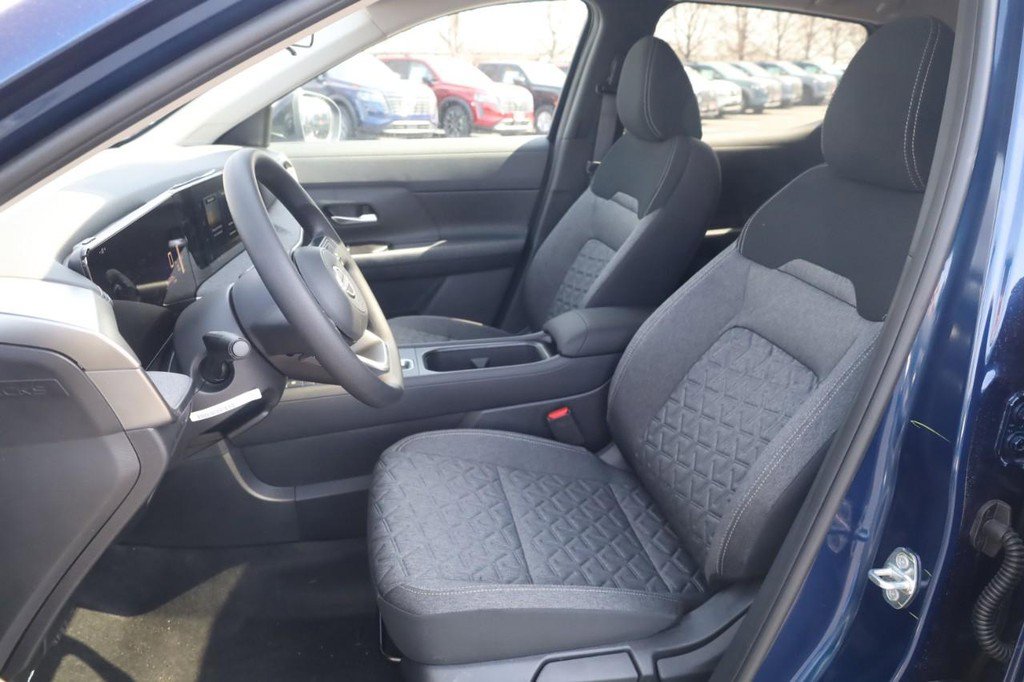 New 2026 Nissan Kicks SV w/ SV Premium Package image 16