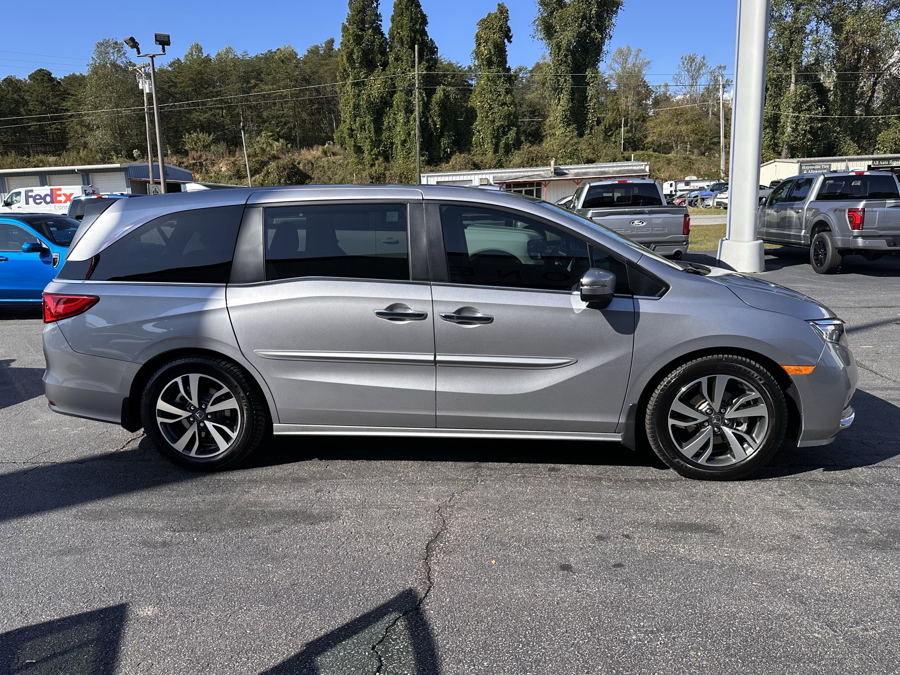 Used 2023 Honda Odyssey Touring image 5