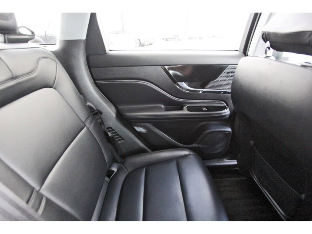 Used 2022 Lincoln Corsair FWD image 11