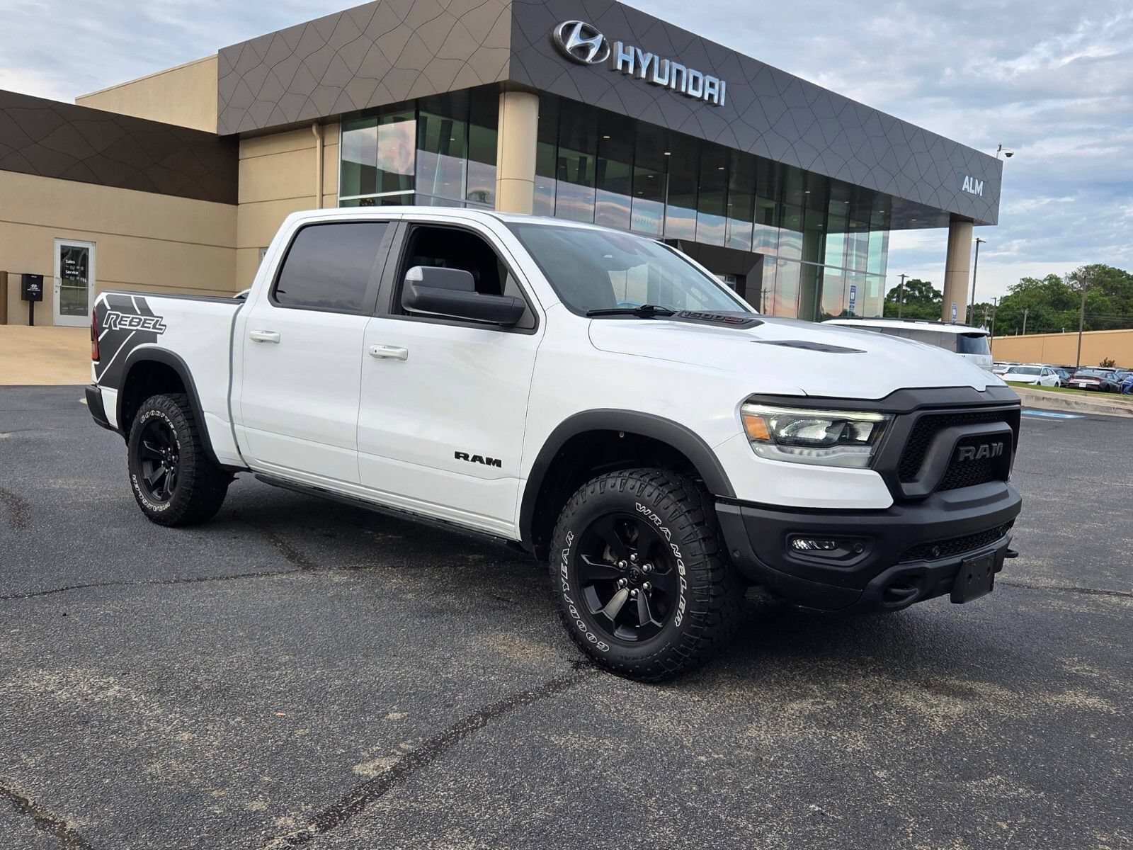 Used 2022 RAM 1500 Rebel w/ Rebel Level 2 Equipment Group AWD/4WD video 1