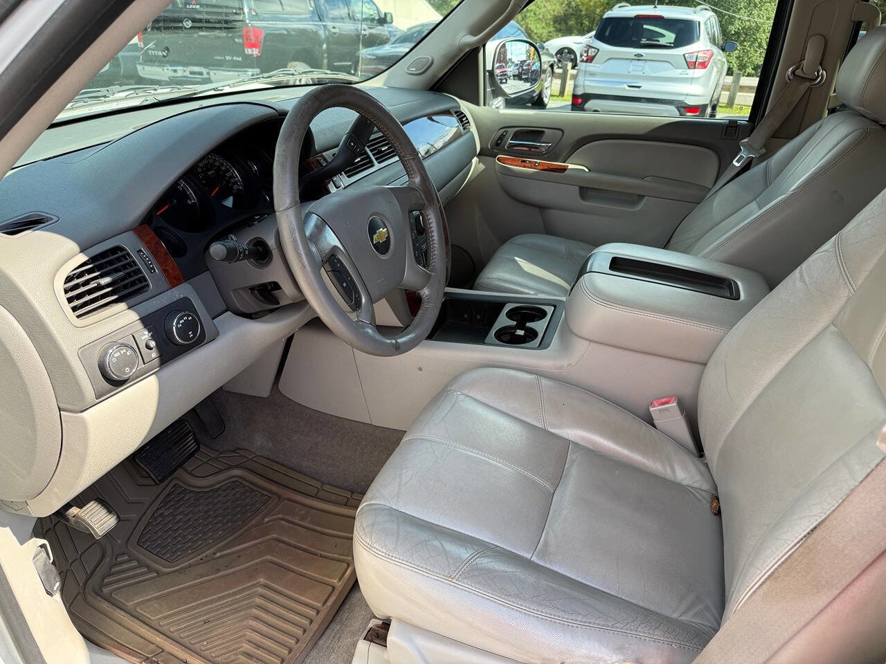 Used 2011 Chevrolet Avalanche LT w/ Luxury Package image 12