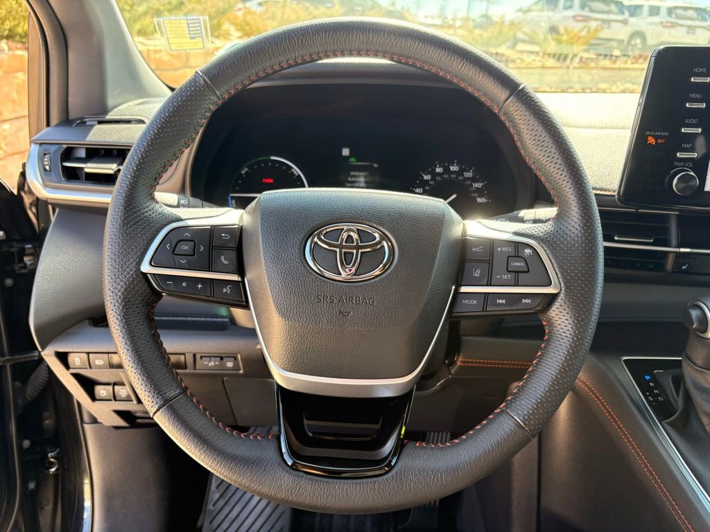 Used 2023 Toyota Sienna XSE AWD/4WD image 22