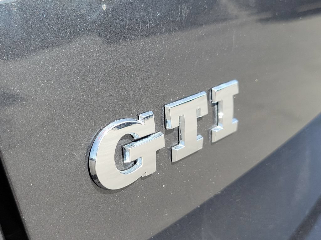 Used 2015 Volkswagen Golf 4-Door FWD image 26