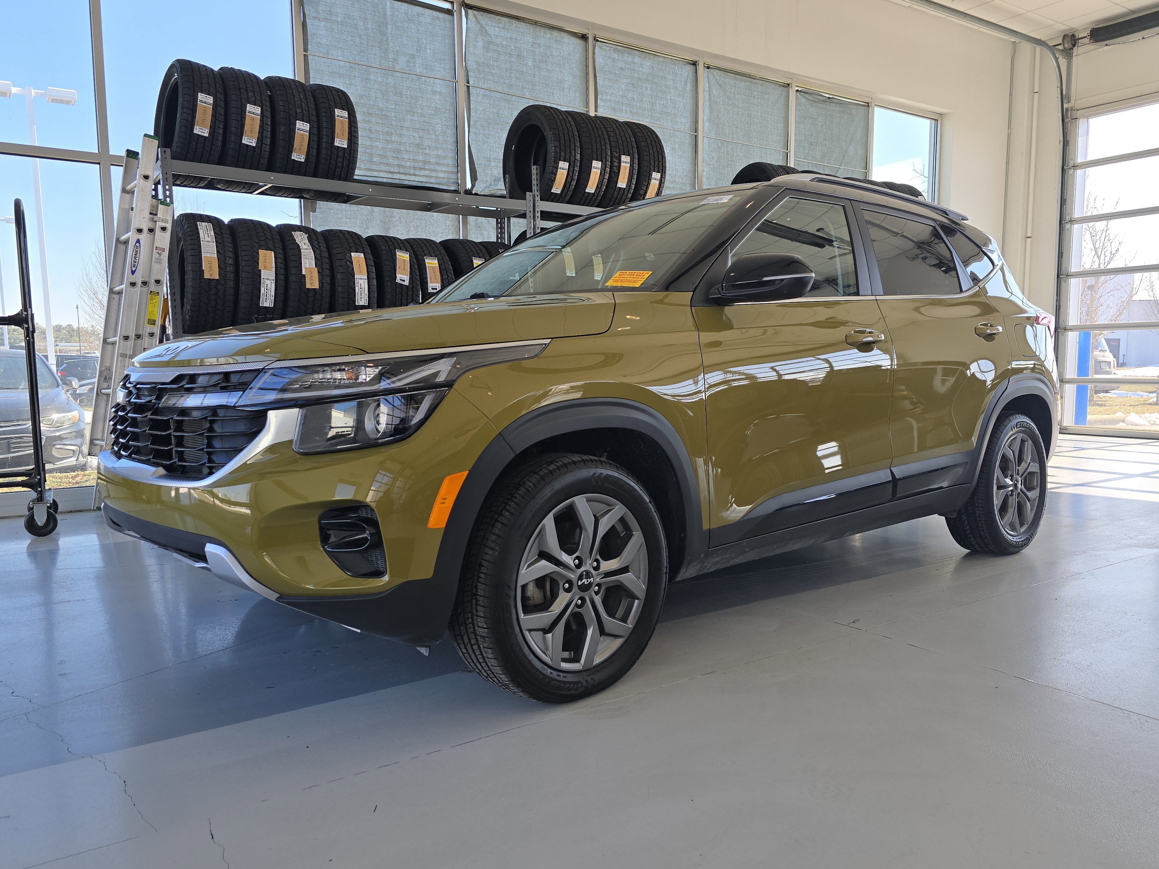 Used 2024 Kia Seltos S image 4