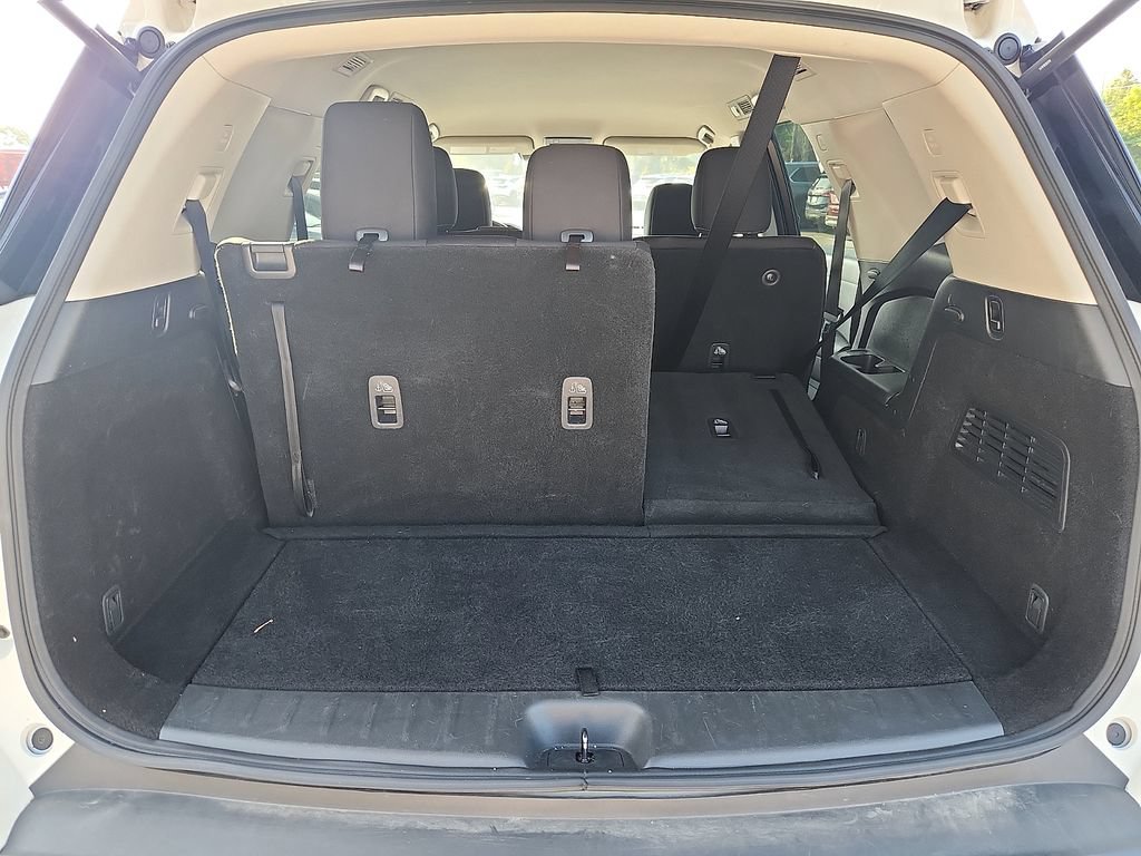 Used 2024 Nissan Pathfinder SV AWD/4WD image 28