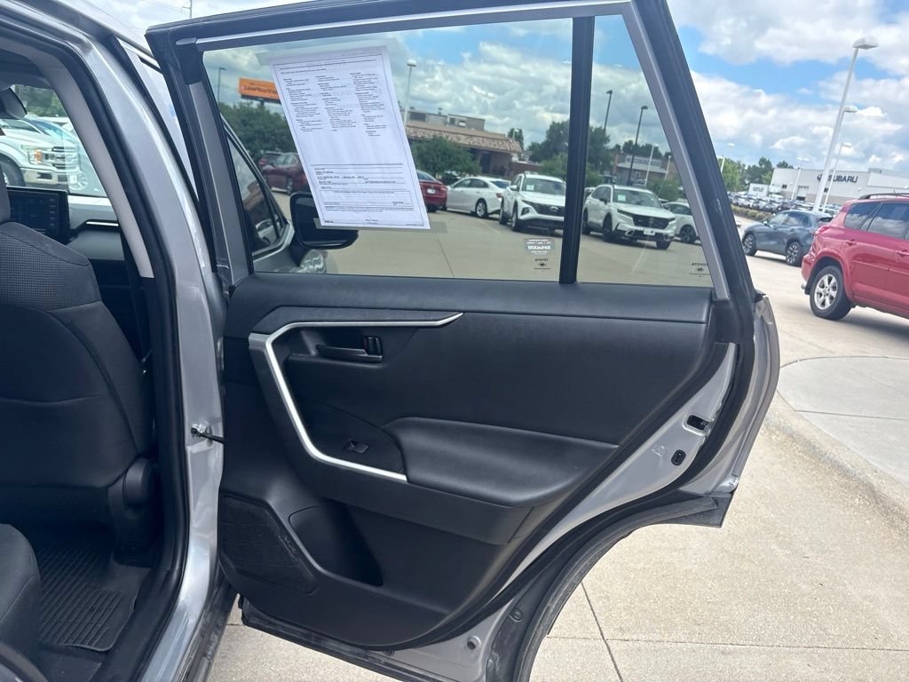Used 2022 Toyota RAV4 LE w/ Carpet Mat Package (TMS) AWD/4WD image 25