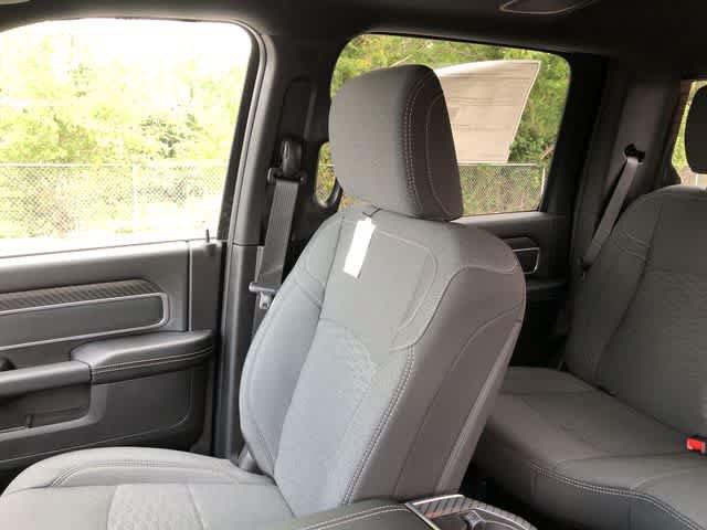 New 2026 RAM 3500 Big Horn AWD/4WD image 13