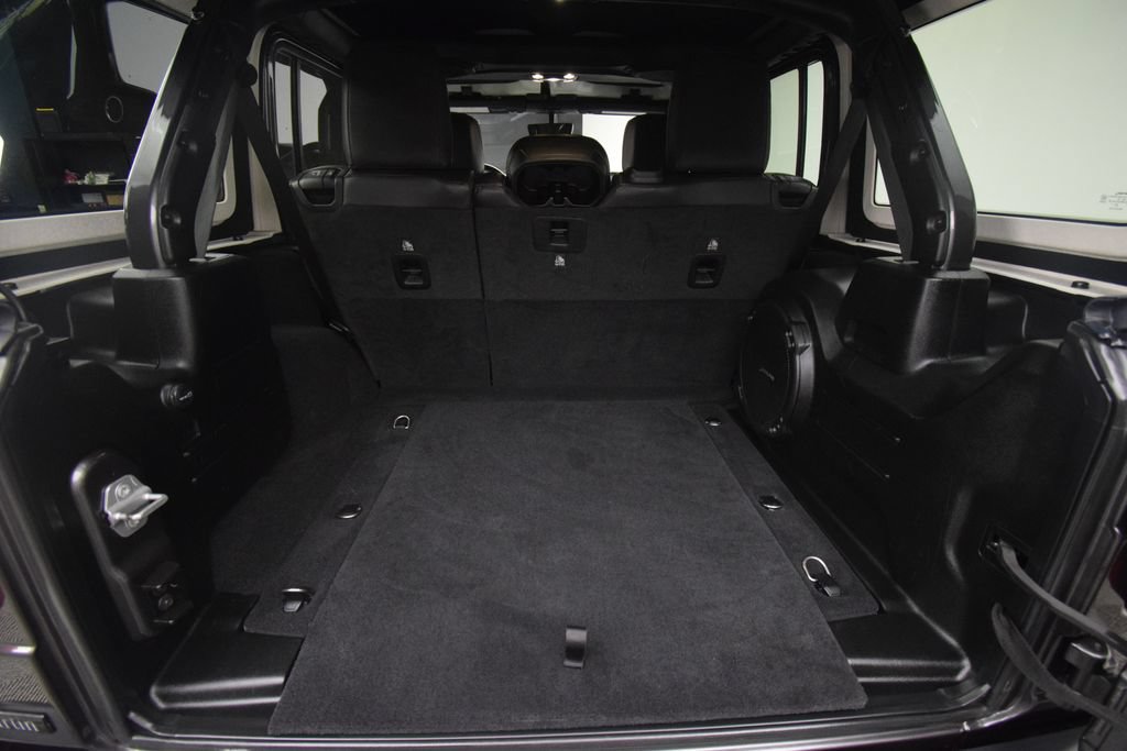 Used 2021 Jeep Wrangler Unlimited Sahara AWD/4WD image 31