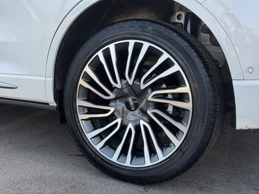 Used 2022 Lincoln Corsair Reserve w/ Equipment Group 201A image 28