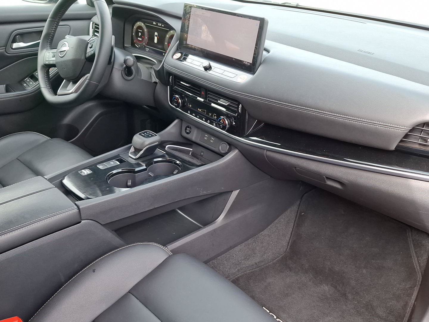 Used 2026 Nissan Rogue SL FWD image 11