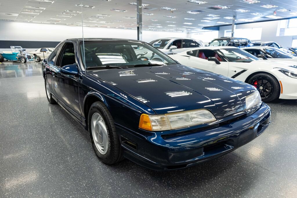 Used 1992 Ford Thunderbird Super image 3