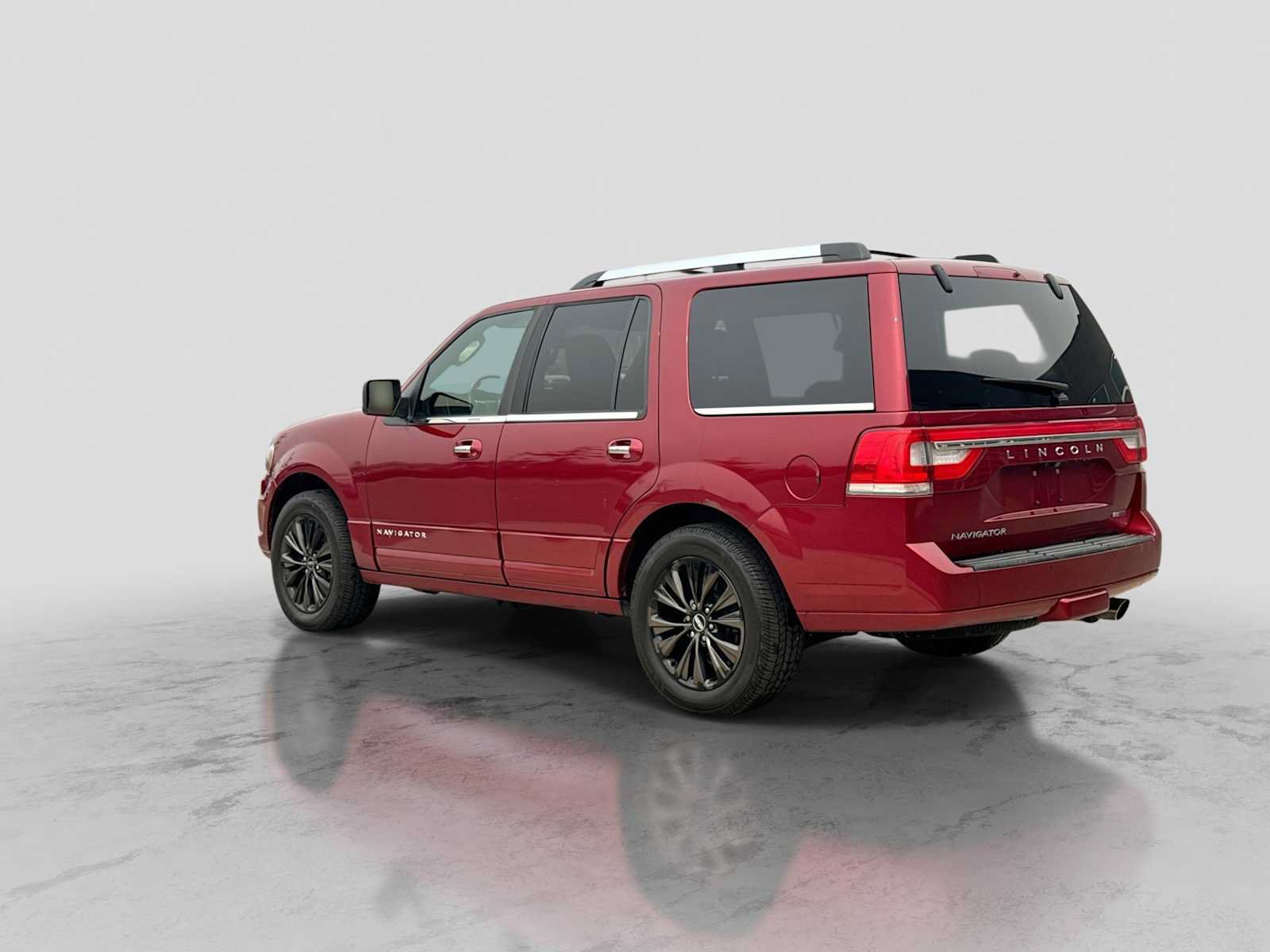 Used 2015 Lincoln Navigator 4WD image 4