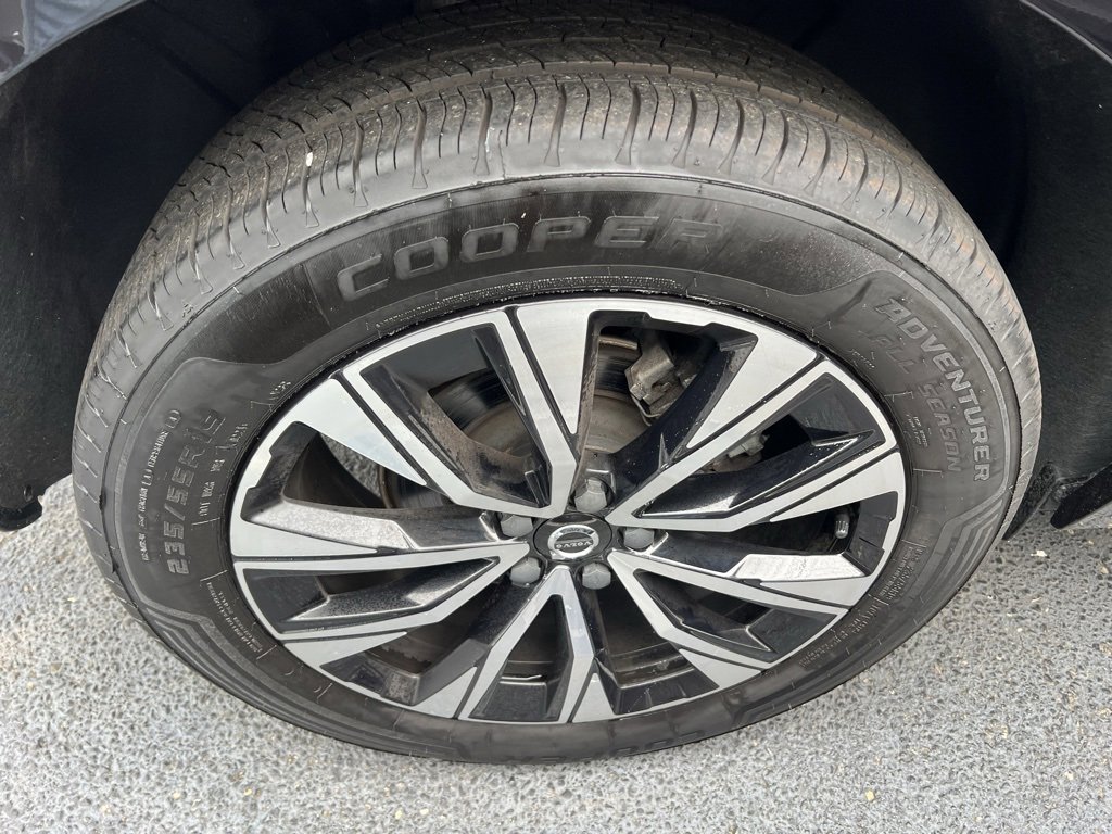 Used 2023 Volvo XC60 B5 Plus image 45