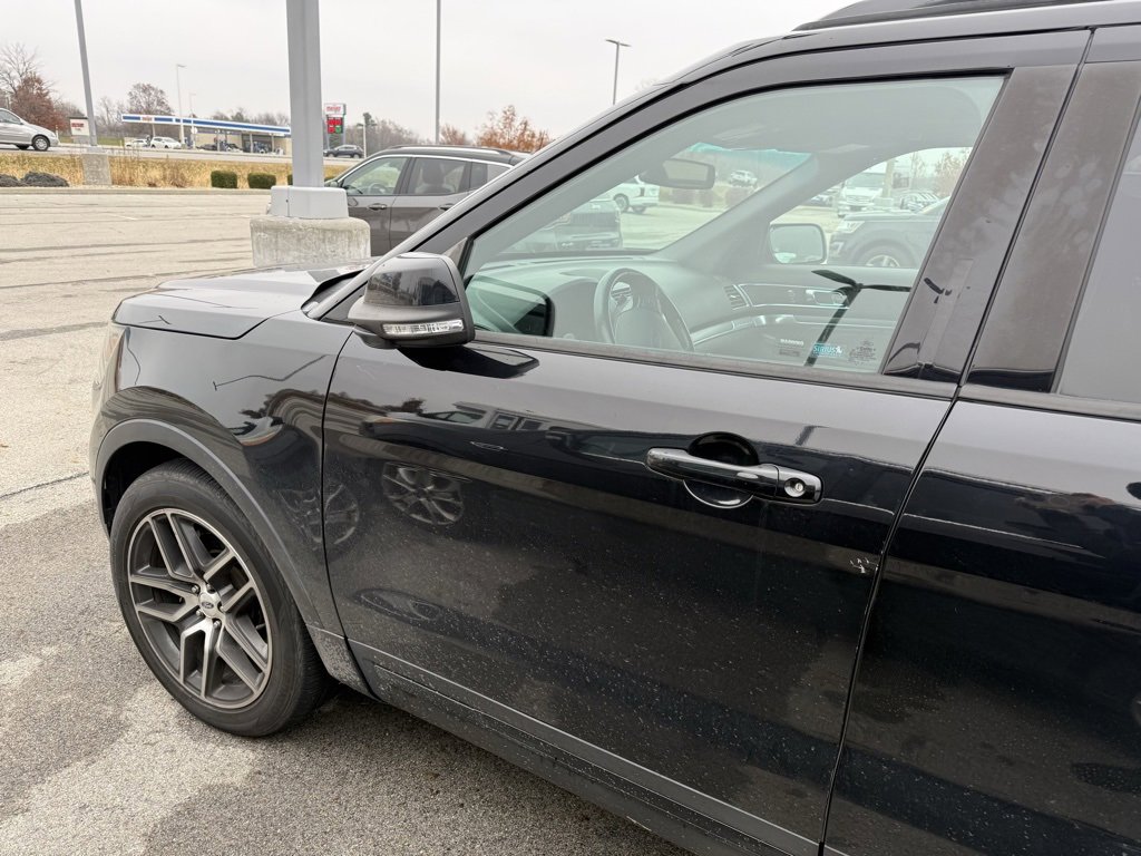 Used 2016 Ford Explorer Sport w/ Equipment Group 401A image 4