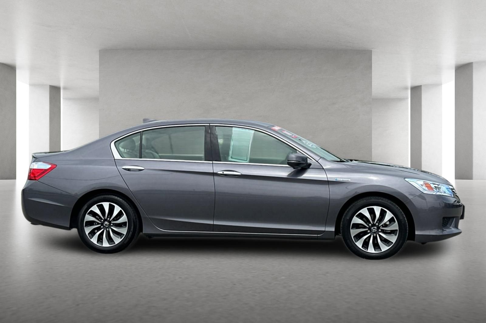 Used 2014 Honda Accord Touring image 3