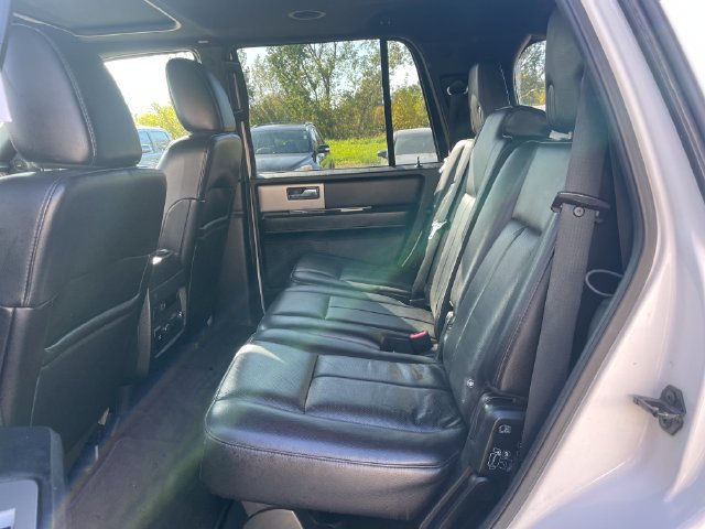 Used 2017 Ford Expedition XLT w/ Equipment Group 202A AWD/4WD image 29