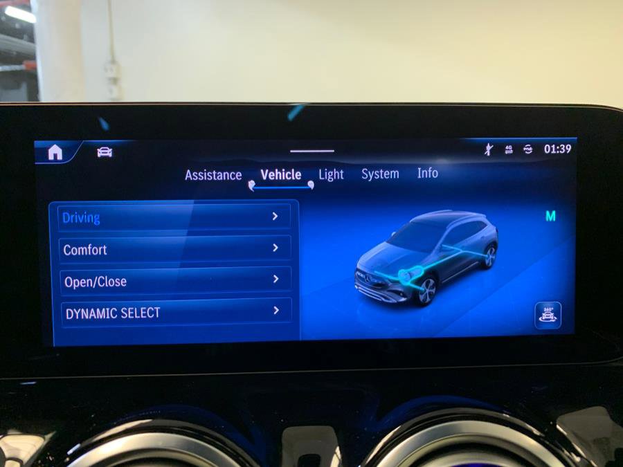 Used 2025 Mercedes-Benz GLA 250 4MATIC image 42