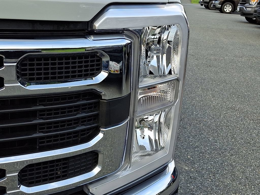 Used 2025 Ford F250 XLT AWD/4WD image 9