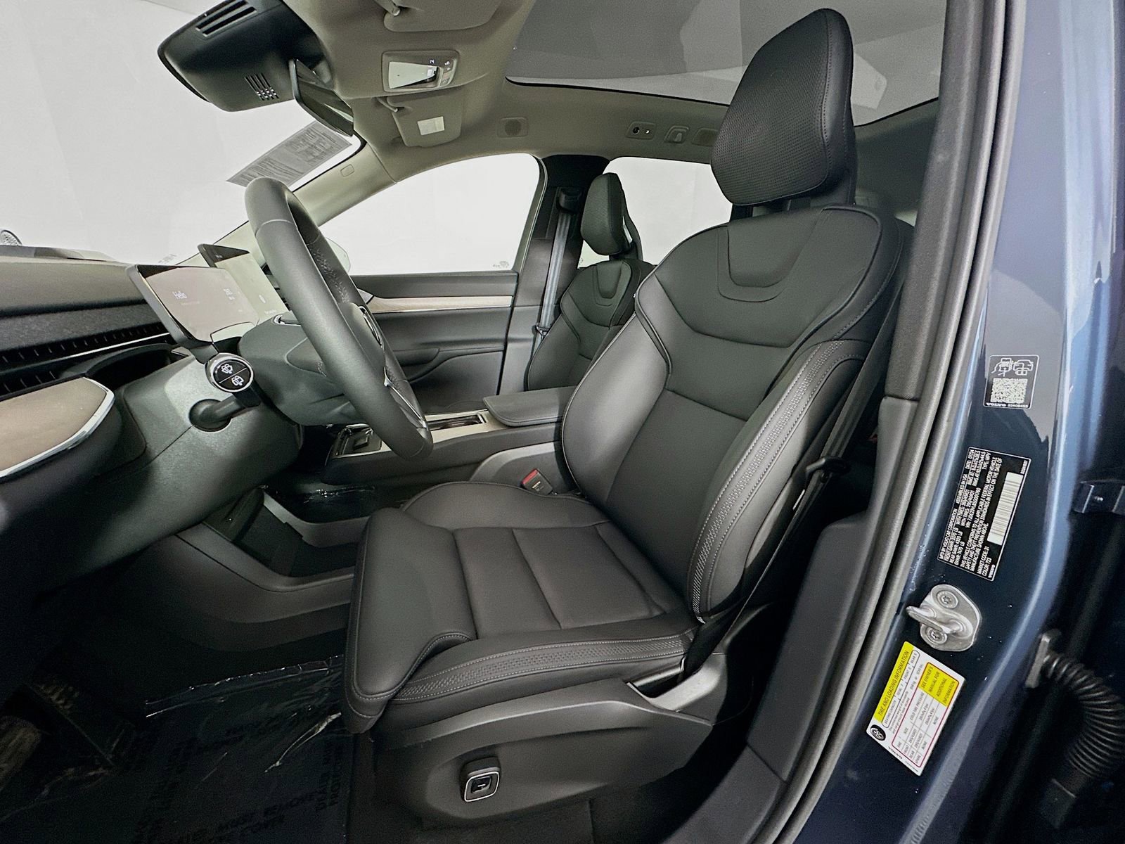 Used 2025 Volvo EX90 Ultra AWD/4WD image 21