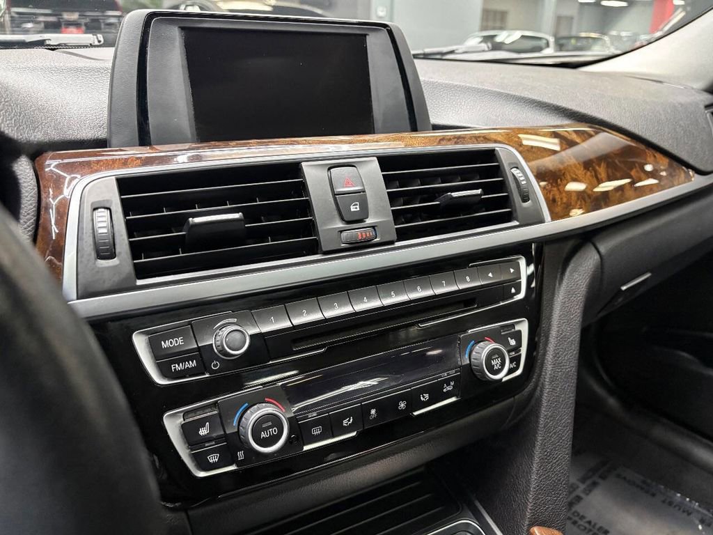 Used 2016 BMW 320i xDrive Sedan image 29