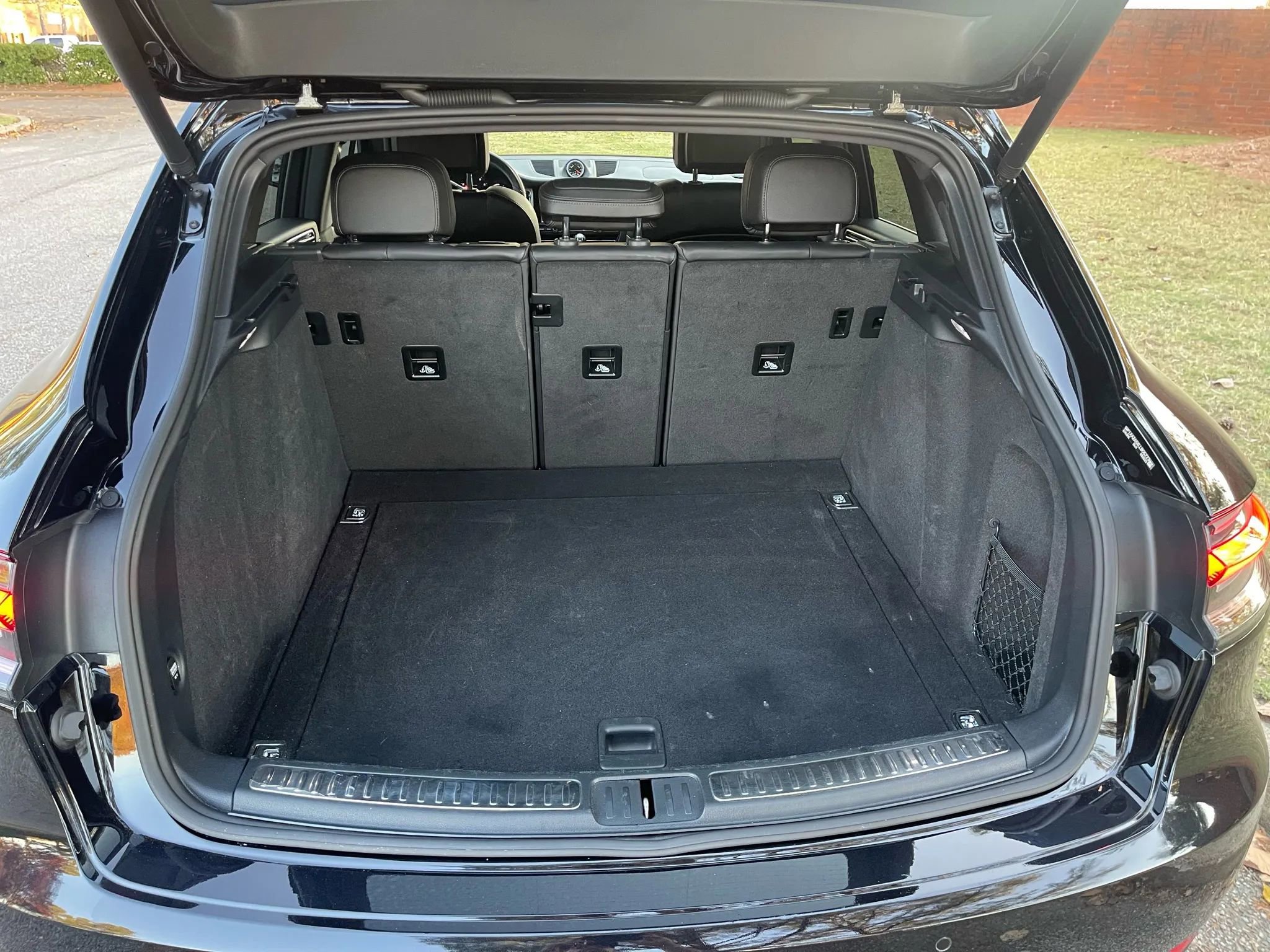 Used 2020 Porsche Macan image 15